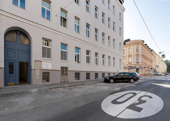 Zwischen Schoenbrunn Und Zentrum, Neues In Gruenruhelage Bei Schoenbrunn Appartement *