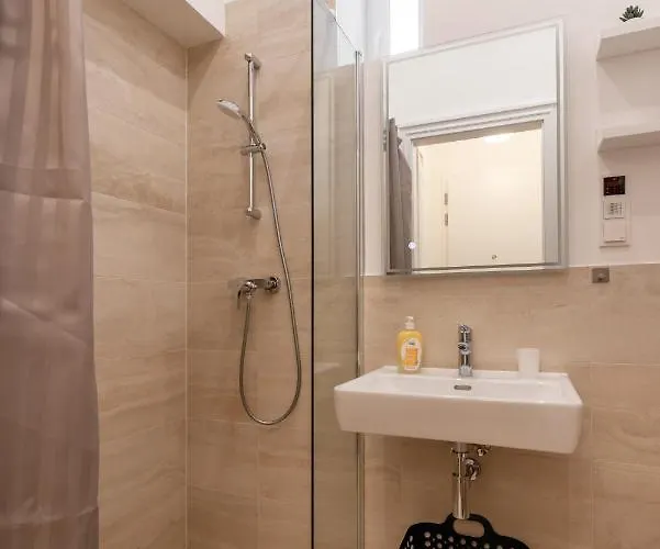 Appartement Zwischen Schoenbrunn Und Zentrum, Neues In Gruenruhelage Bei Schoenbrunn Vienne