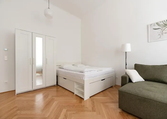 Zwischen Schoenbrunn Und Zentrum, Neues In Gruenruhelage Bei Schoenbrunn Appartement Vienne