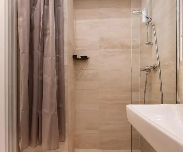 Appartement Zwischen Schoenbrunn Und Zentrum, Neues In Gruenruhelage Bei Schoenbrunn *